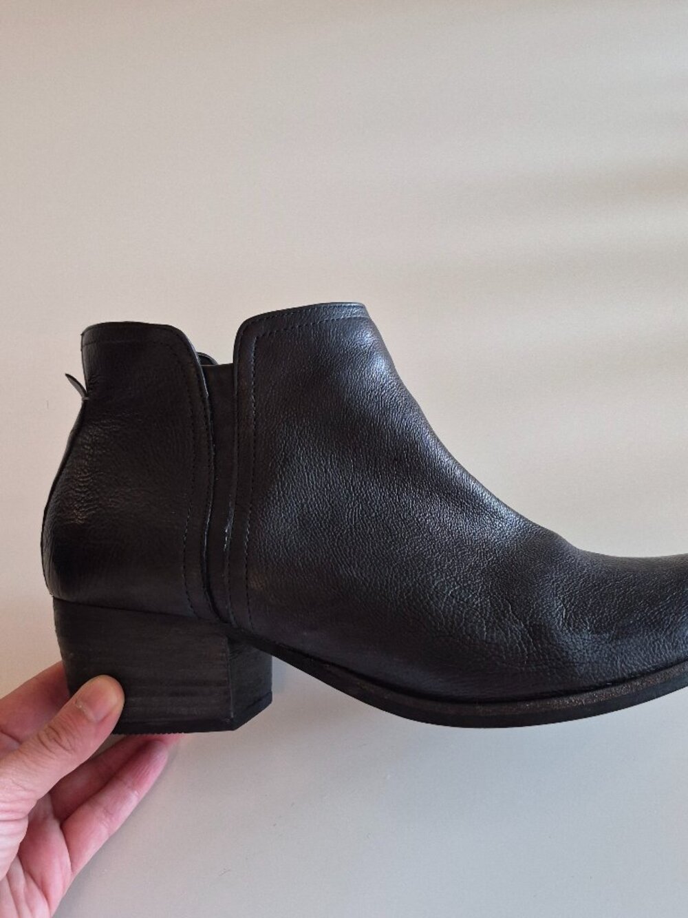 Clarks Ankle Boots Womens 9 Black Leather Side Zip Block Heel Booties - Picture 5 of 12
